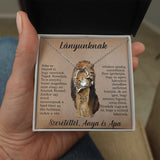 Lányunknak - Szeretettel, Anya és Apa❤ - egyedinyaklanc.hu